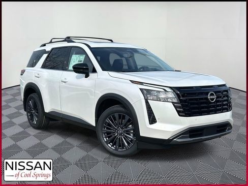 New 2026 Nissan Pathfinder SL w/ SL Premium Package AWD/4WD image 1