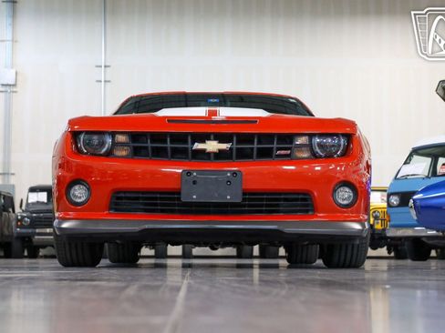 Used 2010 Chevrolet Camaro SS w/ LPO, Ground Effects Package RWD image 7