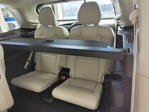 New 2026 Volvo XC90 B6 Ultra w/ Protection Package Premier AWD/4WD image 11