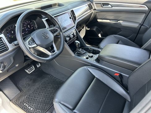 Used 2023 Volkswagen Atlas Cross Sport SEL R-Line AWD/4WD image 16