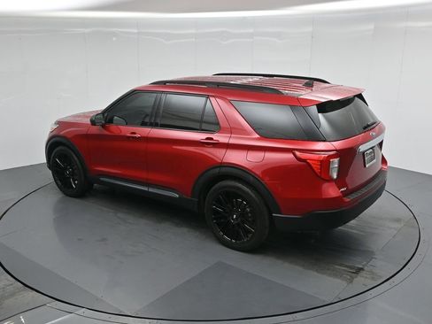 Used 2024 Ford Explorer XLT image 43