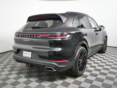 Used 2026 Porsche Cayenne AWD/4WD image 34