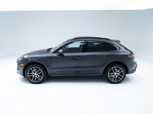 Used 2026 Porsche Macan AWD/4WD image 2