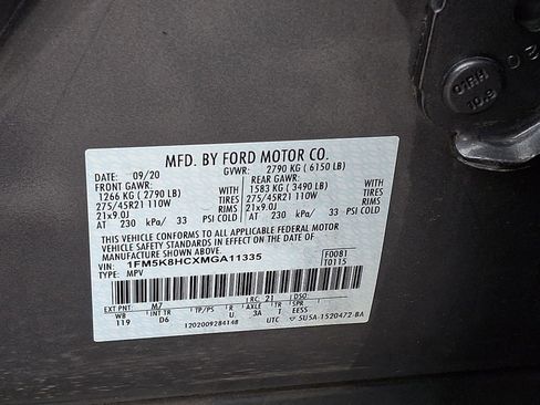 Certified 2021 Ford Explorer Platinum w/ Equipment Group 601A image 27