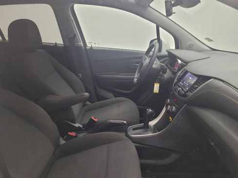 Used 2021 Chevrolet Trax LS w/ Tint and Cruise Package FWD image 21