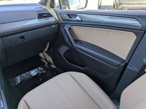 Used 2024 Volkswagen Tiguan SE image 20