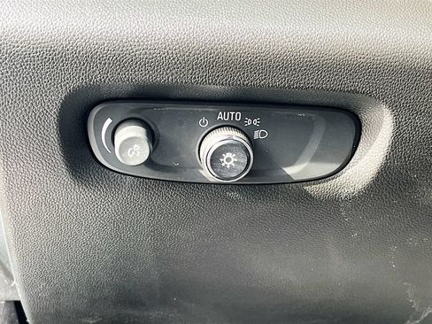 Used 2022 Chevrolet Traverse Premier AWD/4WD image 10