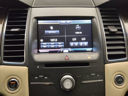 Used 2015 Ford Taurus Limited FWD image 25