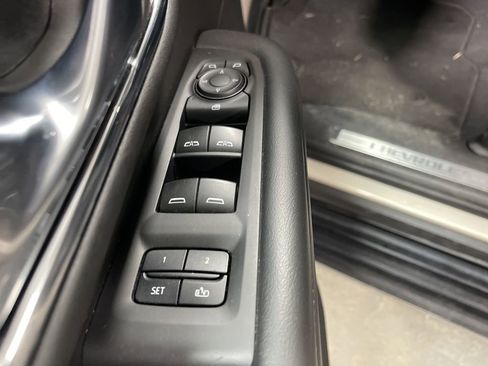 Used 2023 Chevrolet Suburban LT image 23