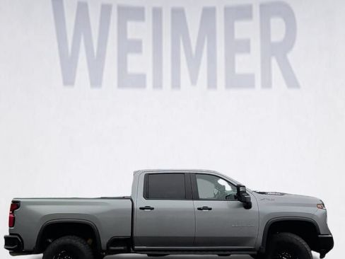Used 2025 Chevrolet Silverado 2500 ZR2 AWD/4WD image 9