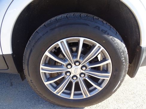 Used 2017 Cadillac XT5 Luxury image 48