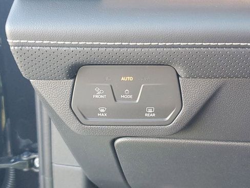 New 2026 Volkswagen Atlas Cross Sport SEL Premium R-Line image 31