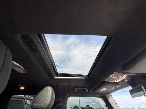 Used 2025 Mercedes-Benz G 550 image 12