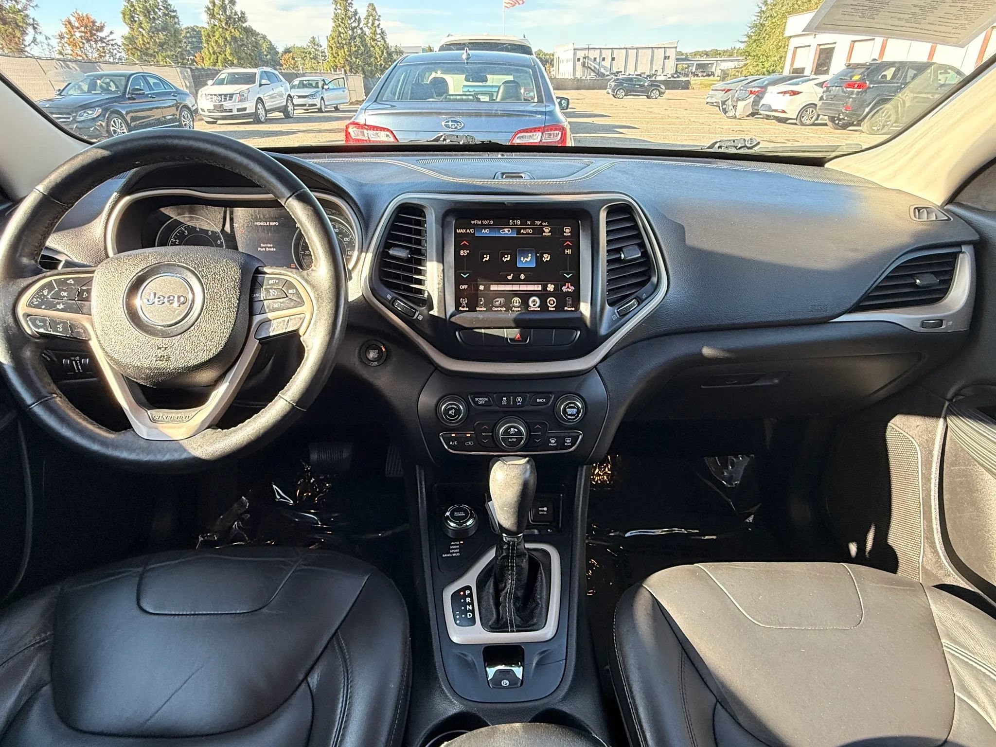 Used 2015 Jeep Cherokee Limited AWD/4WD image 3