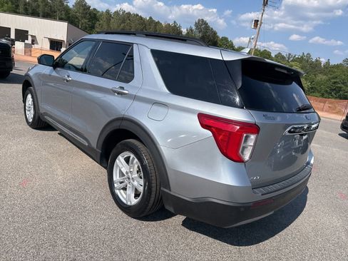 Used 2020 Ford Explorer XLT w/ Equipment Group 202A RWD image 5