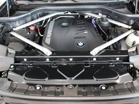 Used 2023 BMW X7 xDrive40i w/ Executive Package AWD/4WD image 9