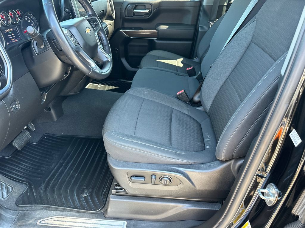 Used 2022 Chevrolet Silverado 1500 LT w/ Bed Protection Package AWD/4WD image 9