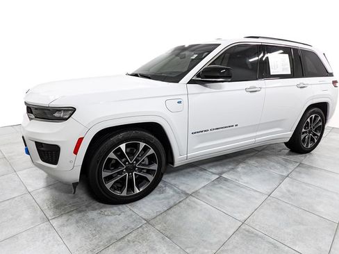 Used 2022 Jeep Grand Cherokee Overland w/ Advanced Protech Group III AWD/4WD image 4