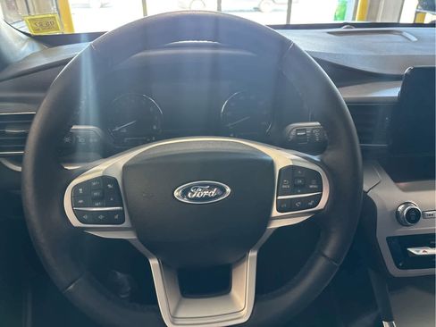 Used 2023 Ford Explorer XLT w/ Equipment Group 202A AWD/4WD image 14