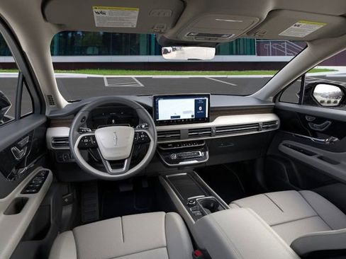 New 2026 Lincoln Corsair Reserve FWD image 9