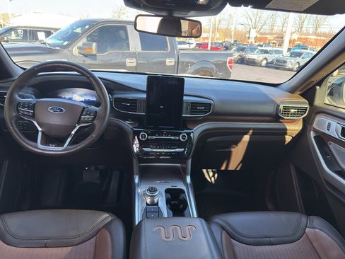 Used 2022 Ford Explorer King Ranch w/ Technology Package image 12