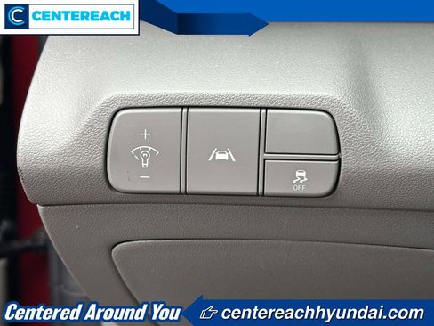 Used 2023 Hyundai Elantra SEL w/ Convenience Package image 16