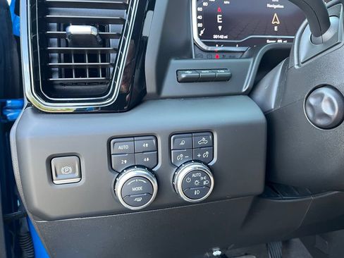 Used 2024 GMC Sierra 1500 AT4 w/ Technology Package AWD/4WD image 55