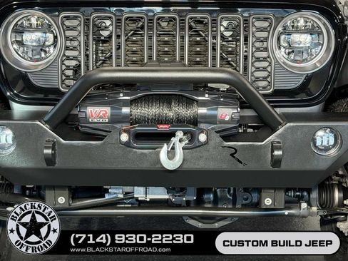Used 2024 Jeep Wrangler Unlimited Rubicon AWD/4WD image 4