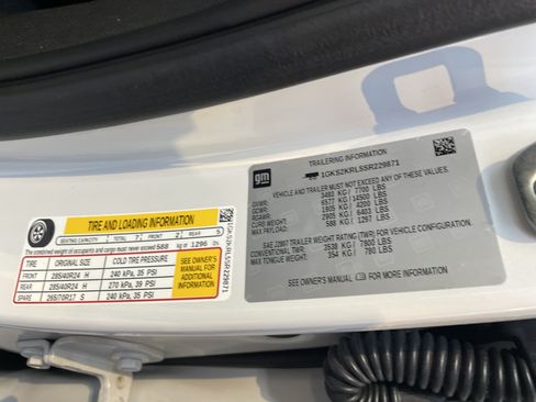 Used 2025 GMC Yukon XL Denali Ultimate w/ LPO, Floor Liner Package AWD/4WD image 51