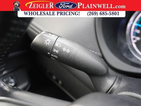 Used 2022 Toyota Venza LE image 25