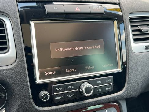 Used 2012 Volkswagen Touareg TDI AWD/4WD image 21