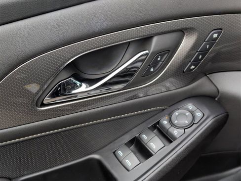 Used 2023 Chevrolet Traverse Premier image 24