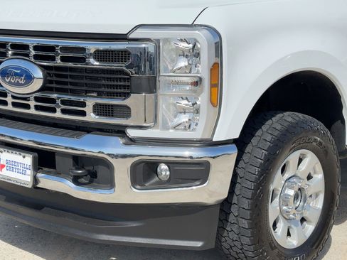 Used 2024 Ford F250 XLT w/ FX4 Off-Road Package image 11