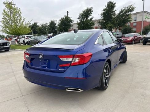 Used 2022 Honda Accord Sport image 3