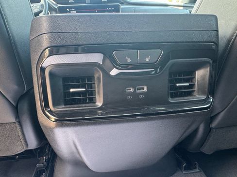 Used 2024 GMC Sierra 1500 AT4 w/ Technology Package AWD/4WD image 28