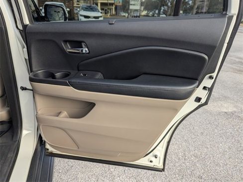 Used 2017 Honda Pilot Elite image 33