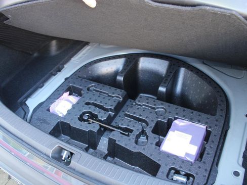 Used 2023 Toyota Corolla XLE image 29