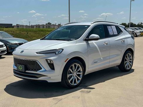 Used 2025 Buick Encore GX Avenir FWD image 7