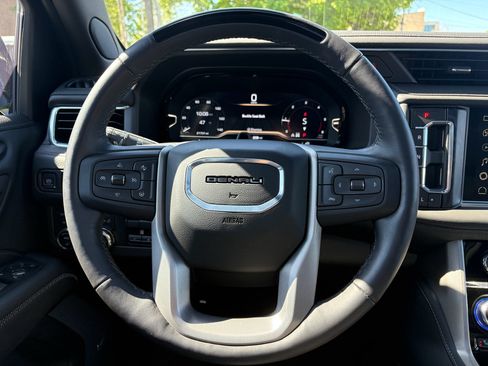 Used 2024 GMC Yukon XL Denali w/ Denali Reserve Package AWD/4WD image 40