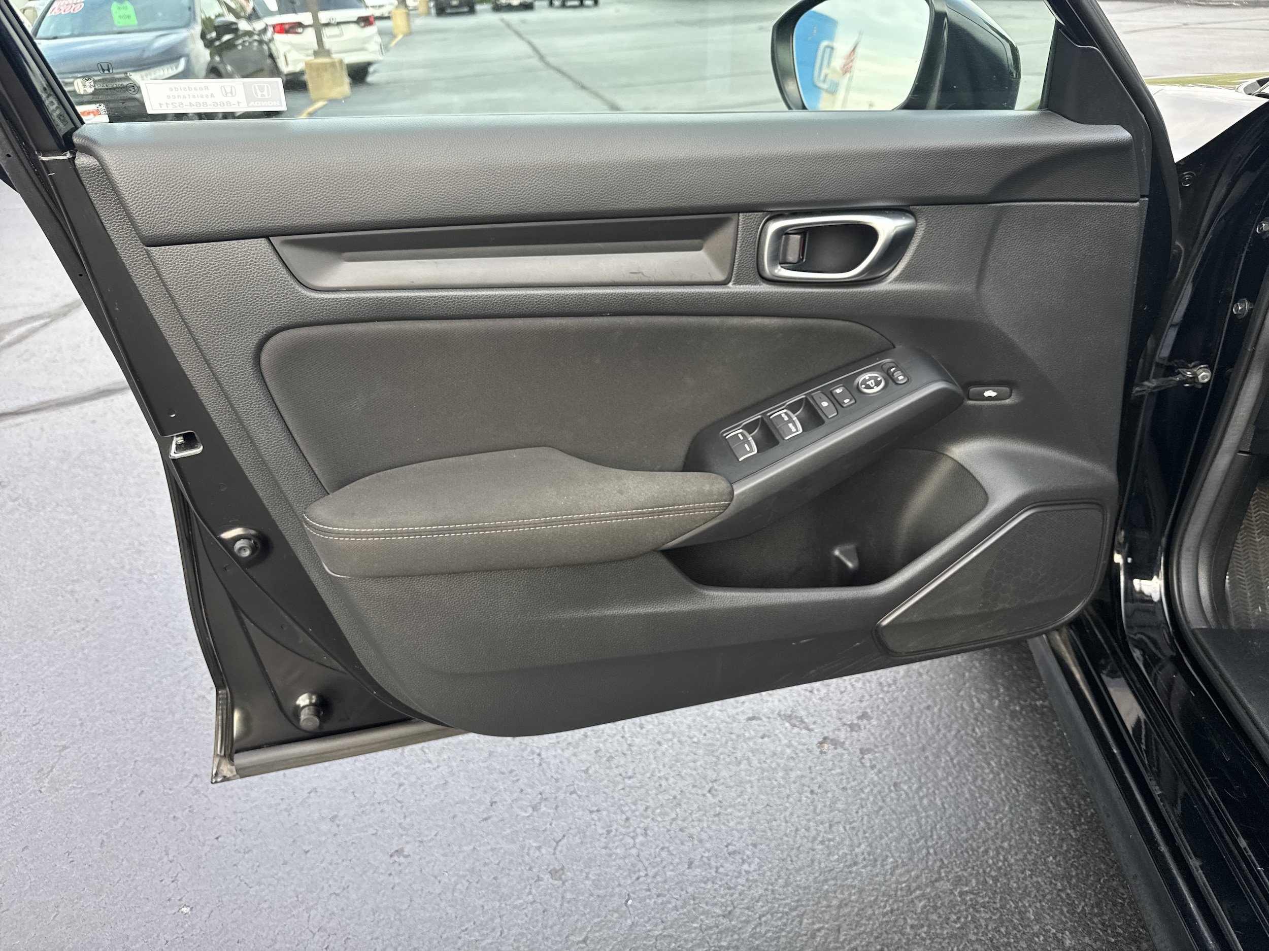 Used 2025 Honda Civic Sport image 4