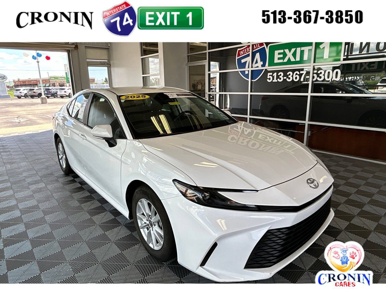 Used 2025 Toyota Camry LE FWD image 1