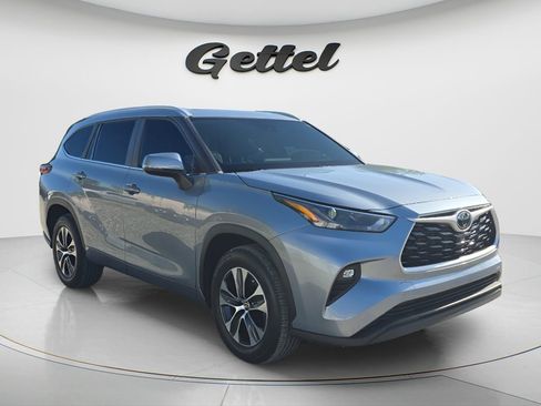 Used 2023 Toyota Highlander XLE image 10