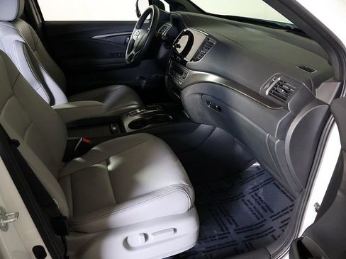 Used 2023 Honda Passport EX-L image 32
