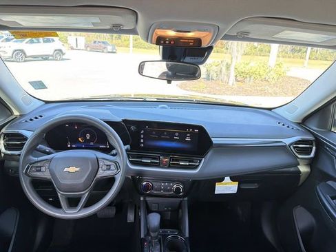 Used 2024 Chevrolet TrailBlazer LT image 11