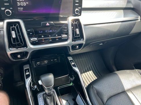 Used 2022 Kia Sorento SX AWD/4WD image 16