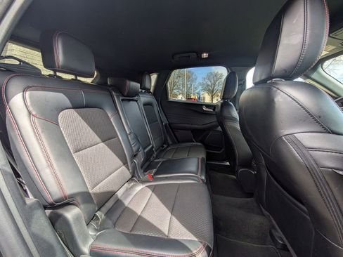 Used 2025 Ford Escape ST-Line image 27
