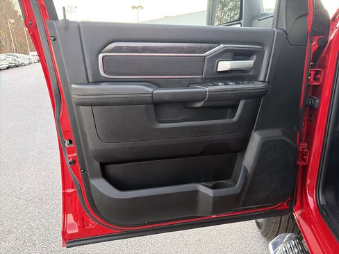 Used 2024 RAM 2500 Big Horn w/ Bed Utility Group image 11