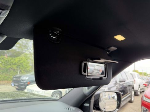 Used 2025 Nissan Armada PRO-4X AWD/4WD image 33