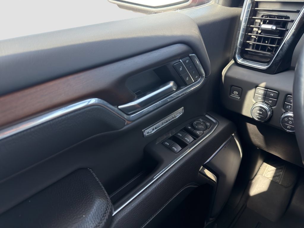 Used 2024 GMC Sierra 1500 Denali AWD/4WD image 12