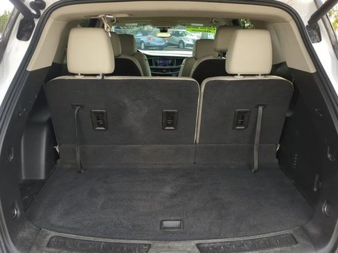 Used 2021 Buick Enclave Essence image 13